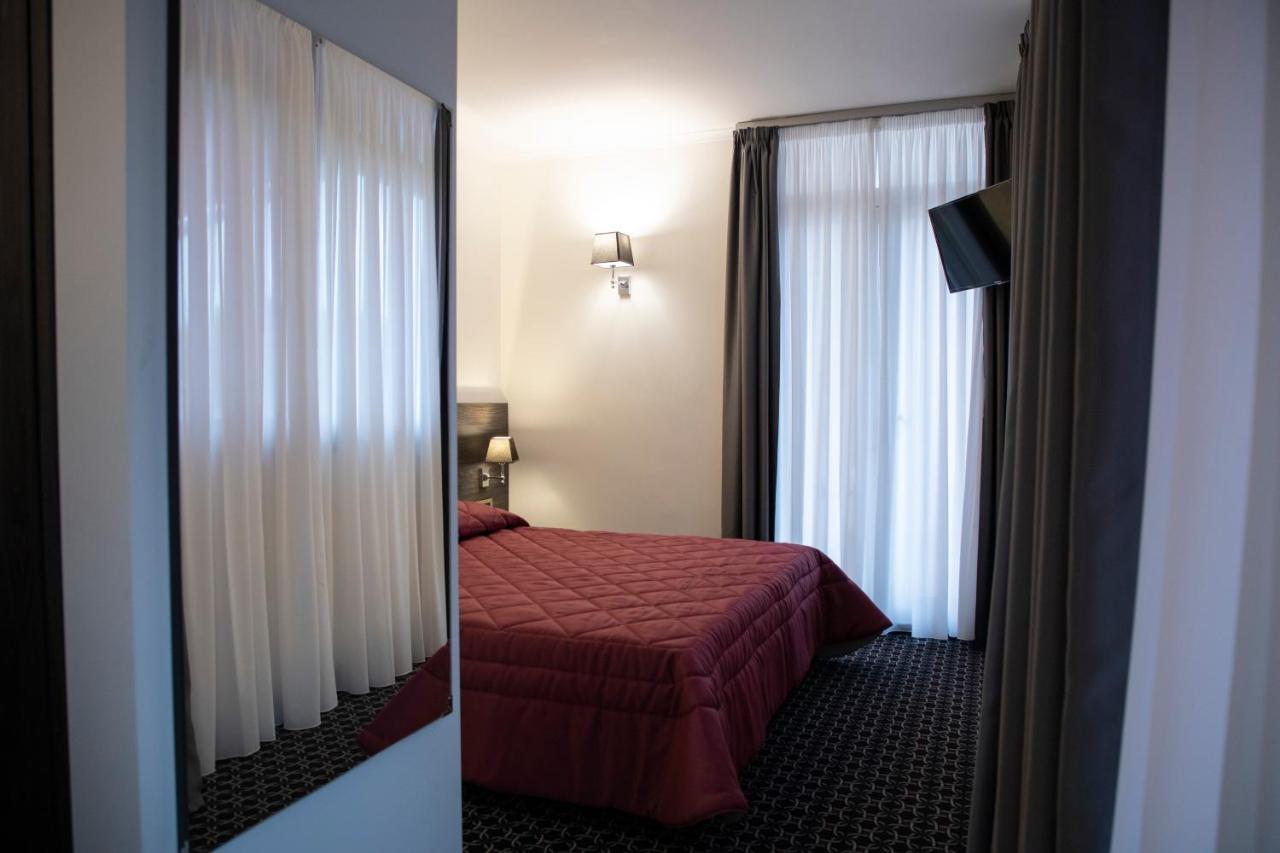 Gemelli Hotel Rome Bagian luar foto