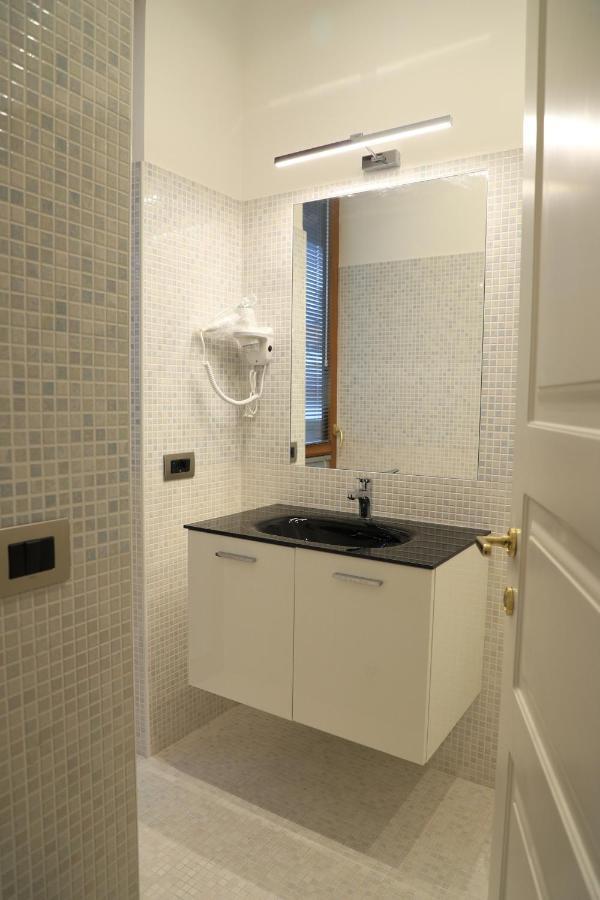 Gemelli Hotel Rome Bagian luar foto