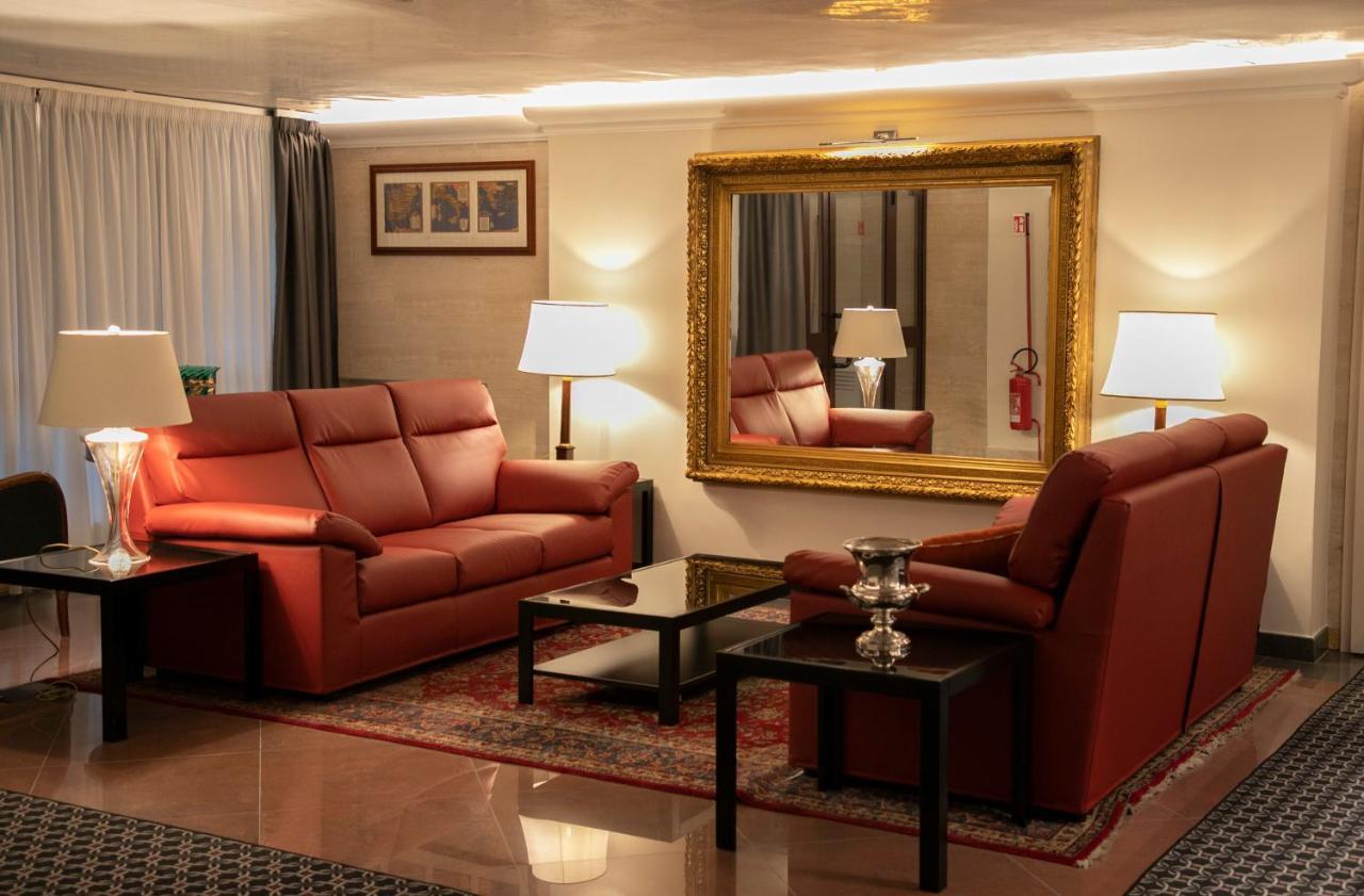 Gemelli Hotel Rome Bagian luar foto