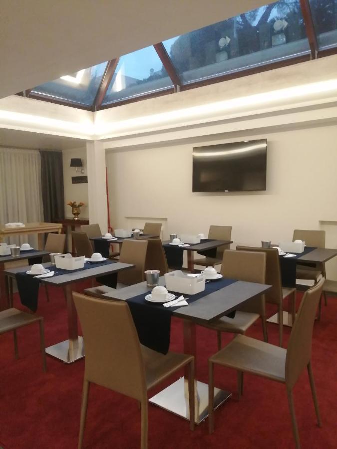 Gemelli Hotel Rome Bagian luar foto