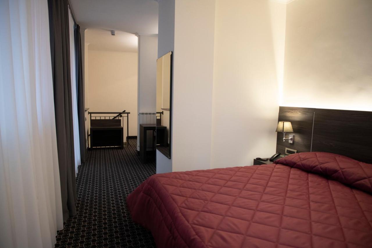 Gemelli Hotel Rome Bagian luar foto