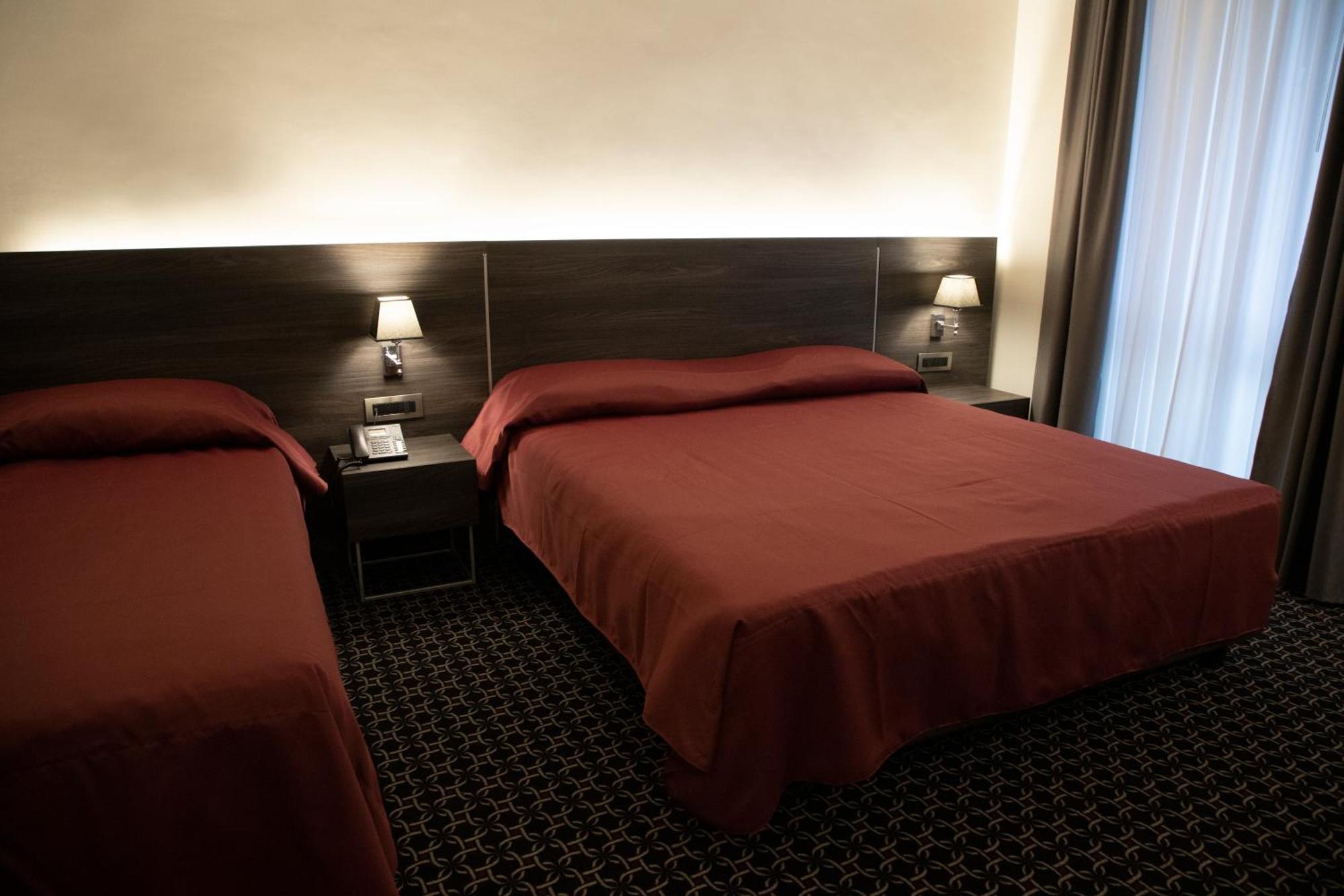 Gemelli Hotel Rome Bagian luar foto