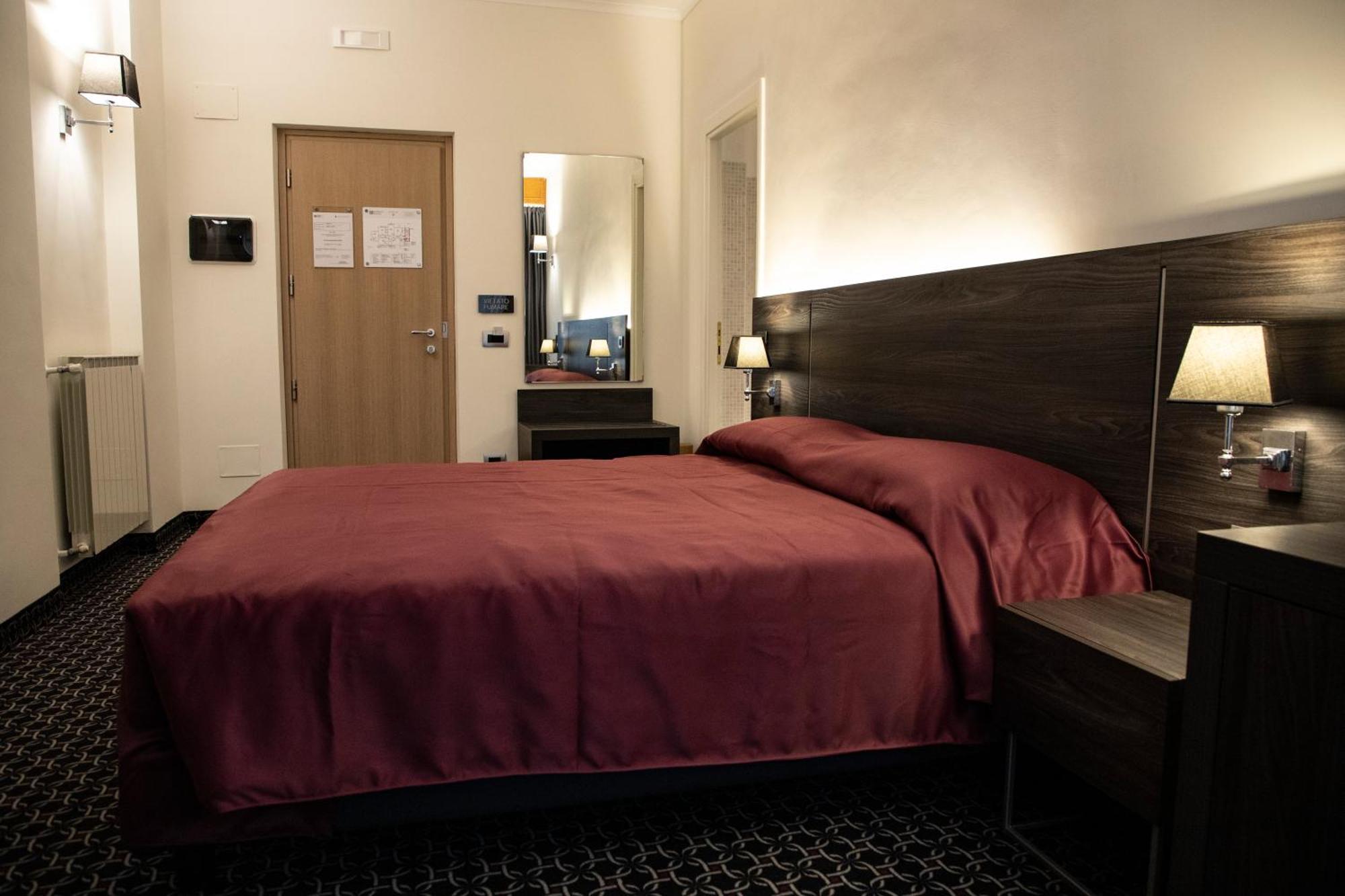 Gemelli Hotel Rome Bagian luar foto